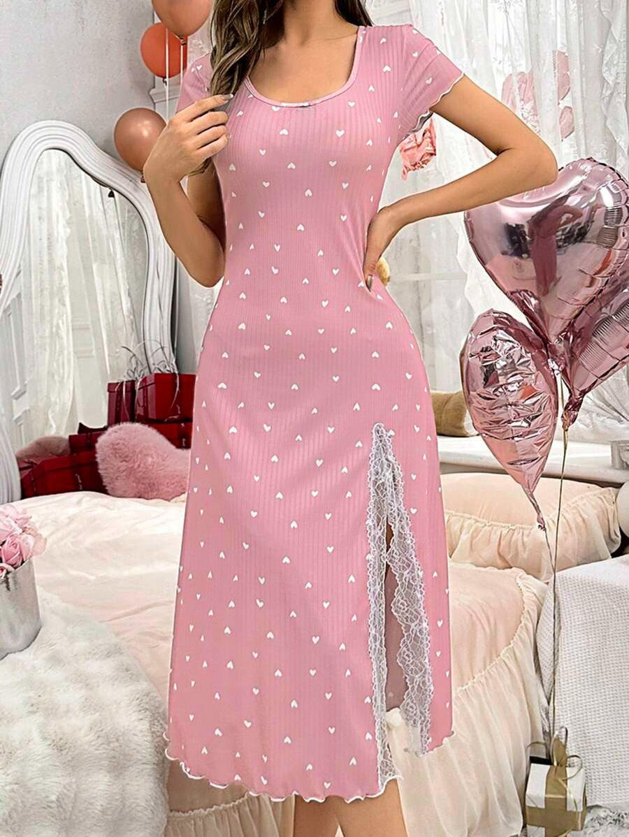 دريس طويل بفتحه من عند الرجل ومزود بدانتيل