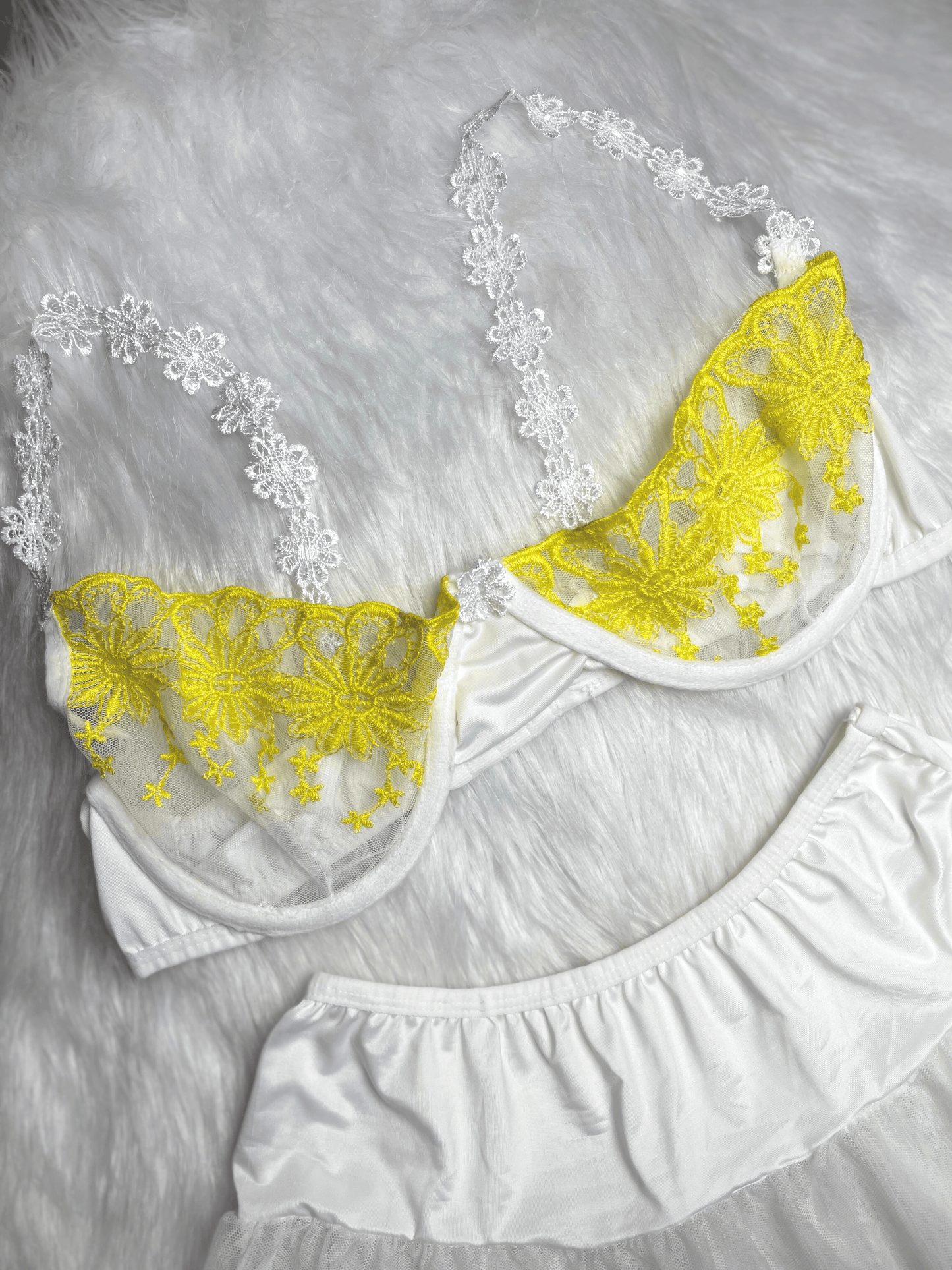 بيبي دول قطعتين توب واسكرت