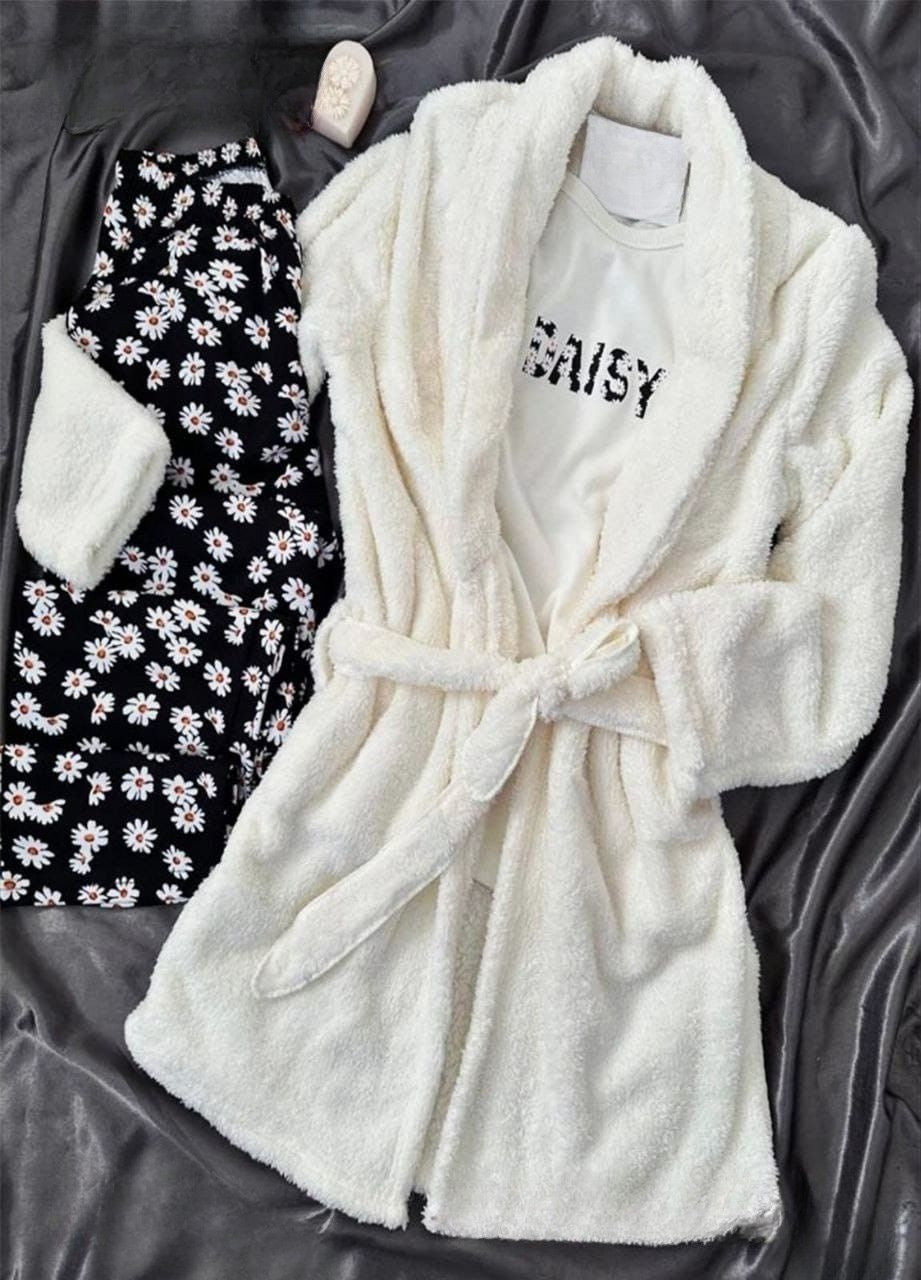 بيجامه شتوي 3 قطع مزوده بروب فرو