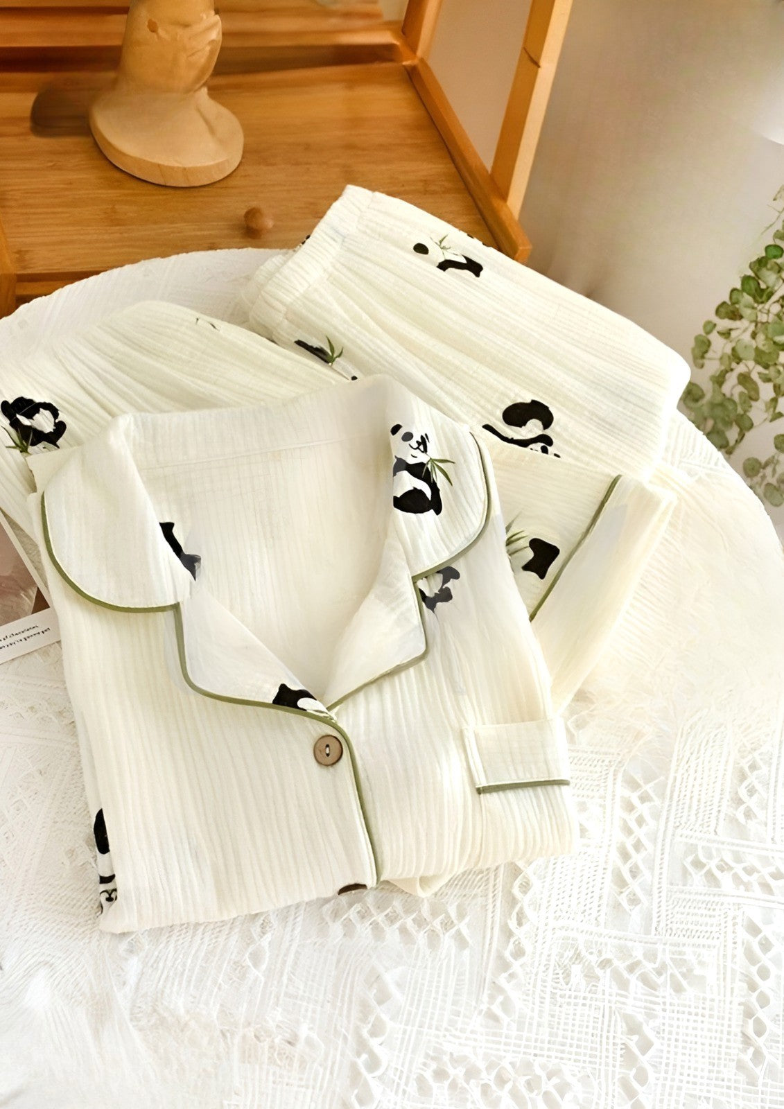 بيجامه بنطلون نص كم بطابعه الباندا