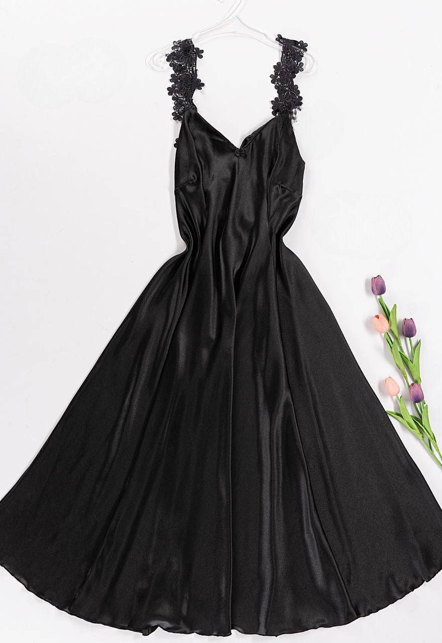 لانجيري ستان مزود بحمالات دانتيل