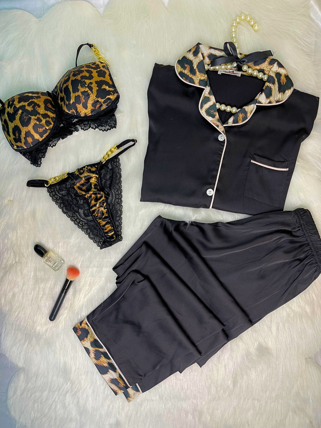 بيجامه ستان اربع قطع مطعمه ب تايجر