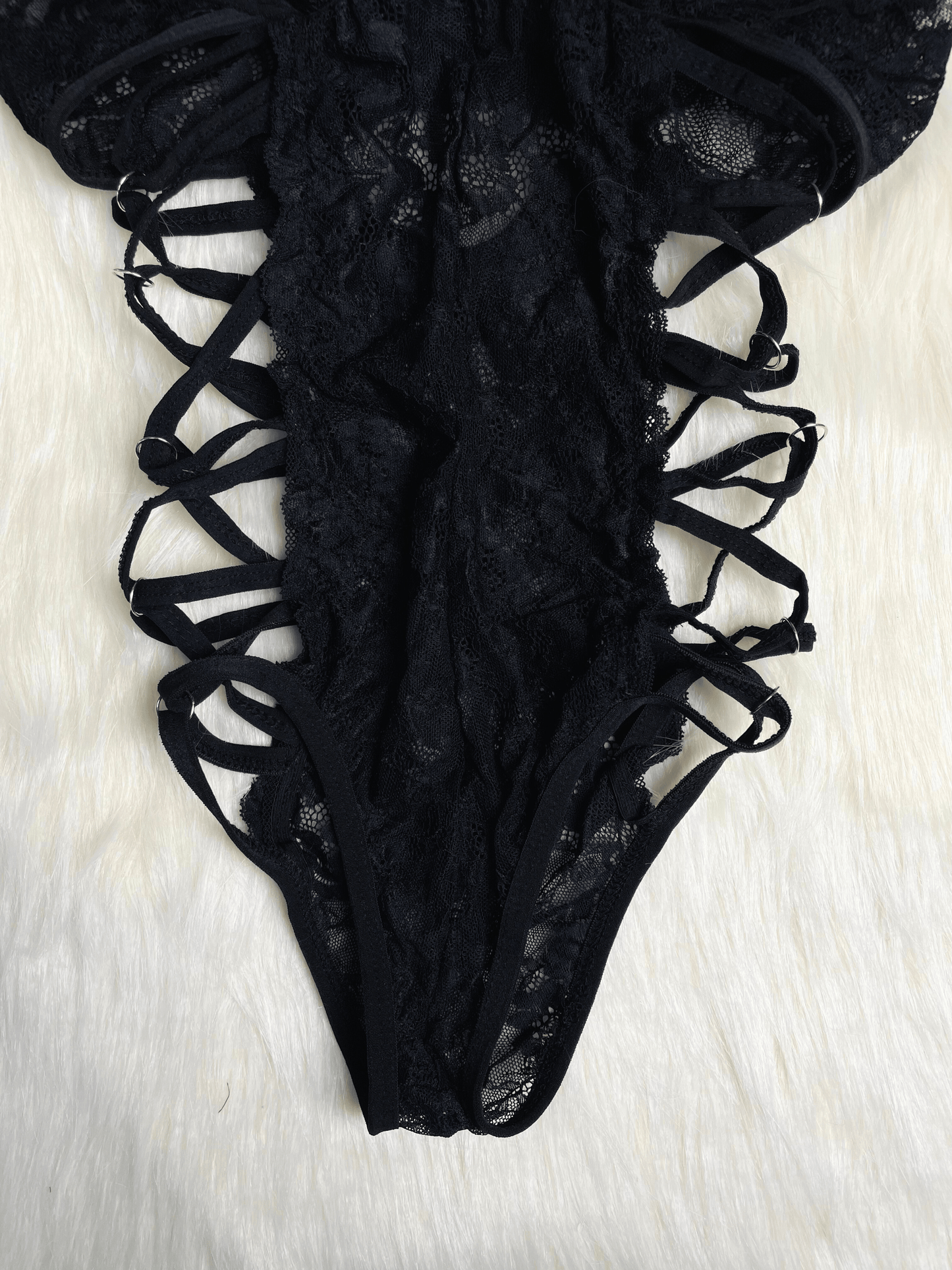 بيبي دول مزود بفتحات من الجناب