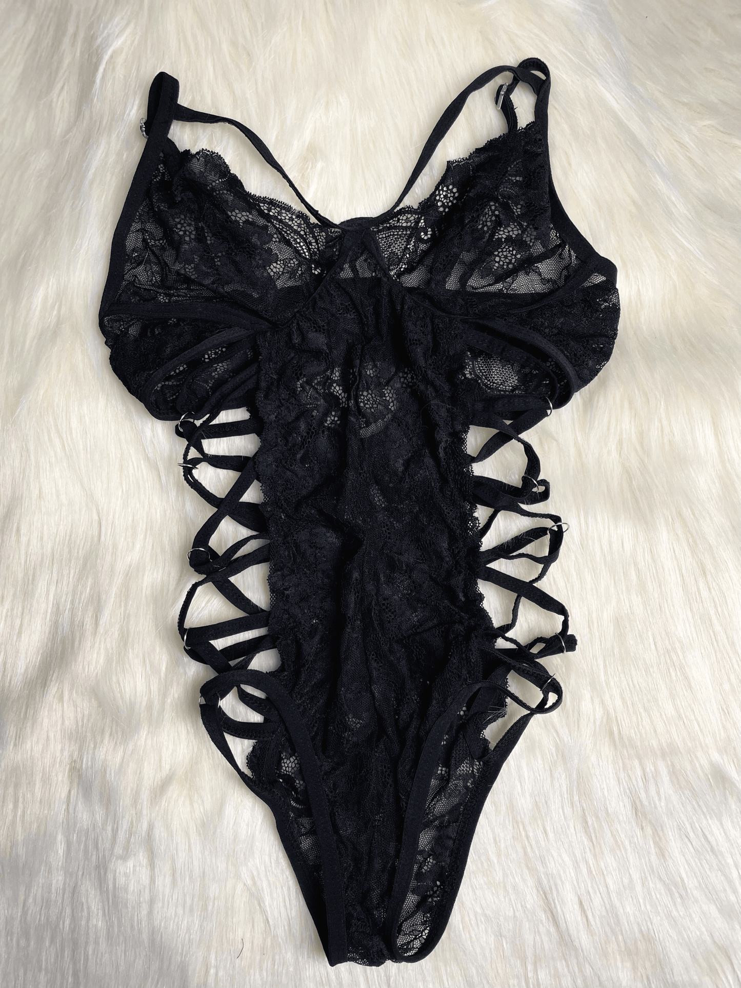 بيبي دول مزود بفتحات من الجناب