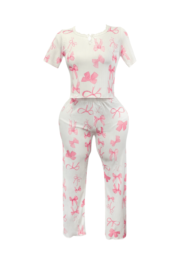 بيجامة بنطلون نص كم بطبعه الفيونكات