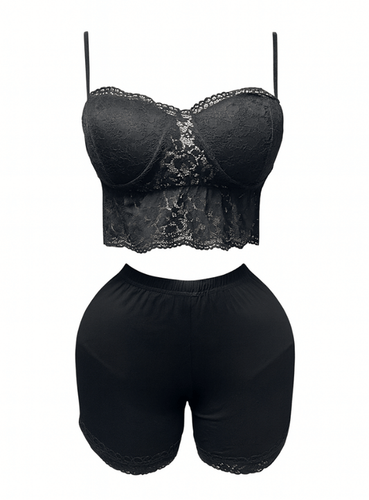 بيجامه شورت ب توب دانتيل ومزوده بكب