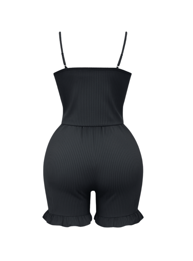 بيجامة شورت مزوده بأزرار وهميه من عند الصدر