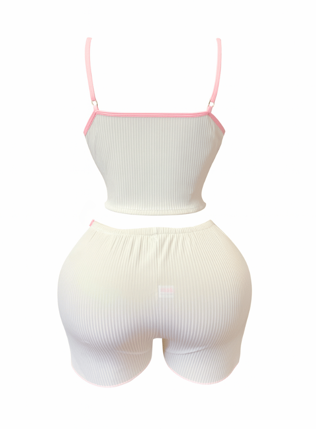 بيجامه شورت مزوده بدانتيل من عند الصدر