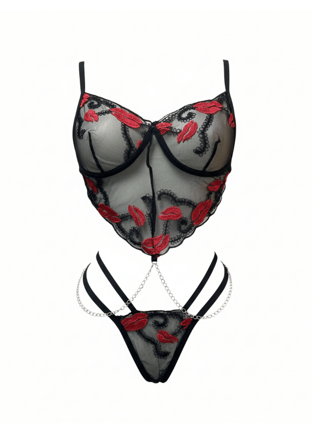 بيبي دول قطعتين بطابعه الشفايف