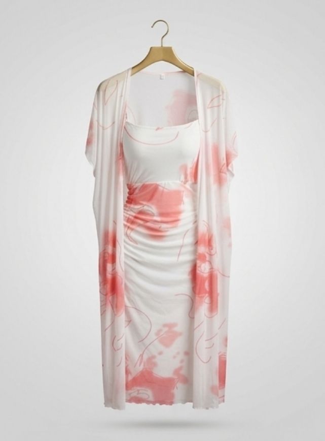 دريس طويل مزود بروب بطابعه الورد